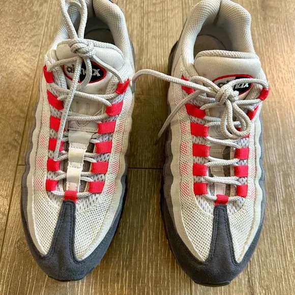 *SOLD*Nike Air Max 95 (Women’s Size 10) - Picture 2 of 8